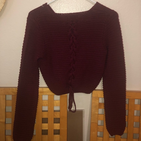 Crop Top Sweater - Picture 2 of 4